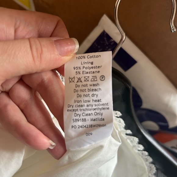 NWOT House of CB MATILDA Of WHITE PUFF SLEEVE CORSET DRESS - Picture 9 of 13